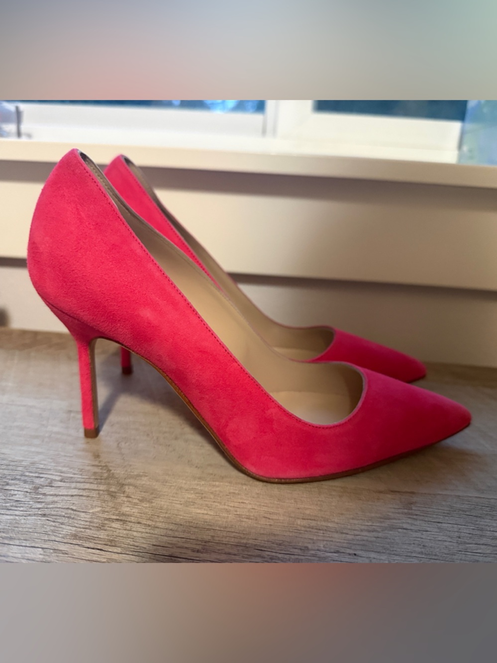 NWOT Manolo Blahnik BB Suede Pumps in watermelon pink -35it
